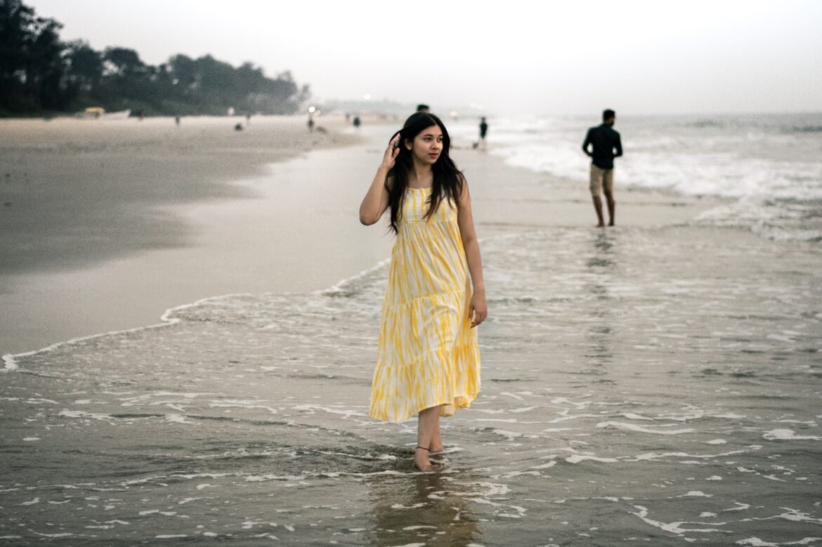 How to Dress Up for a Beach Day How to Dress Up for a Beach Day