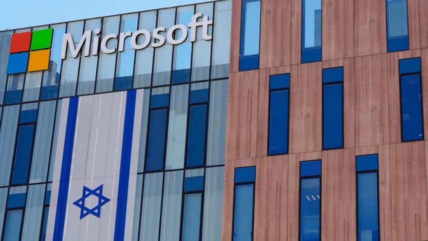 US Microsoft employees protest against providing AI and cloud services to Israel