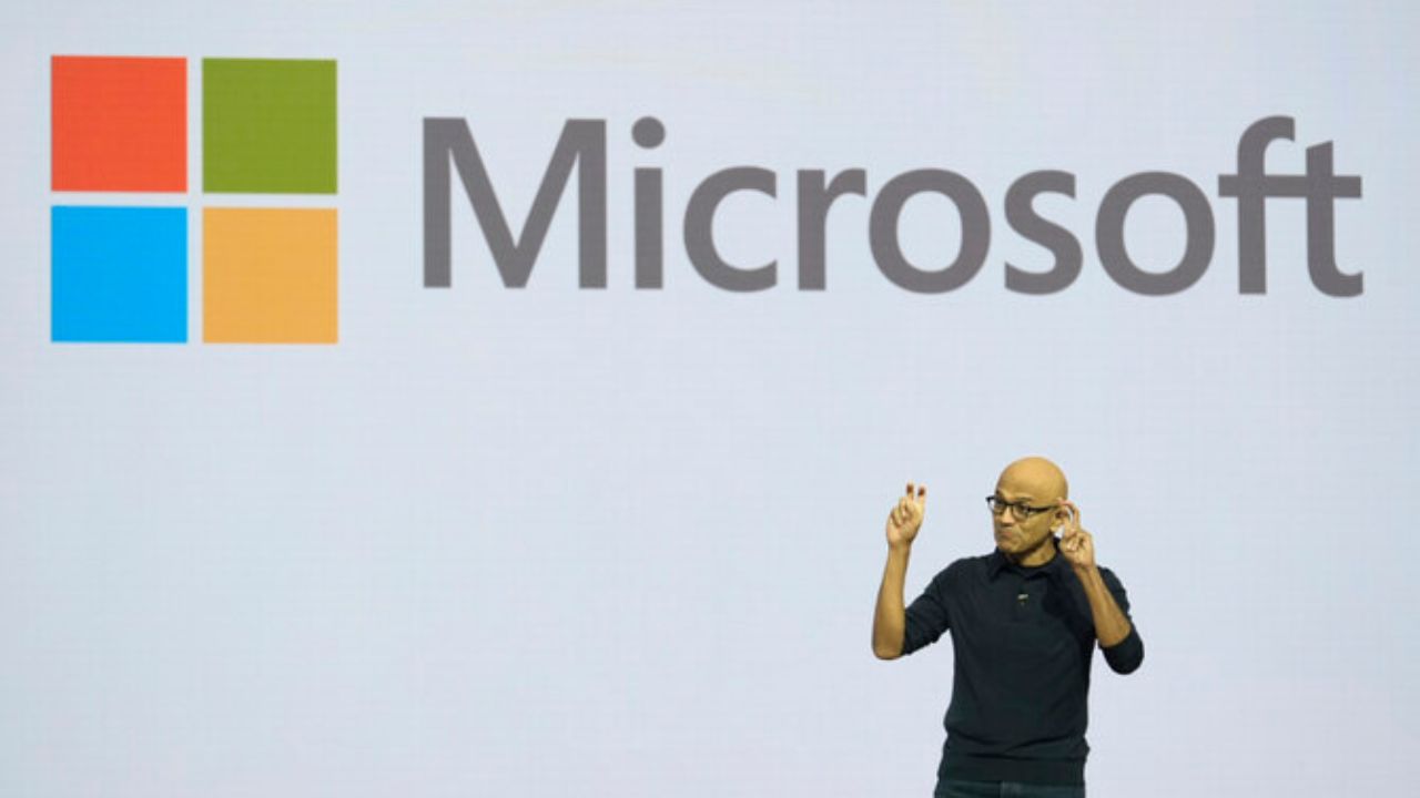 US Microsoft employees protest against providing AI and cloud services to Israel